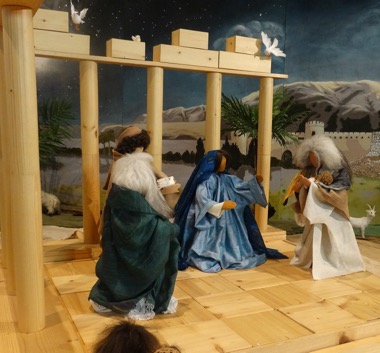 Darbringung im Tempel - Tobias Grimbacher Advents- und Weihnachtskrippe in der Kirche Allerheiligen Zürich